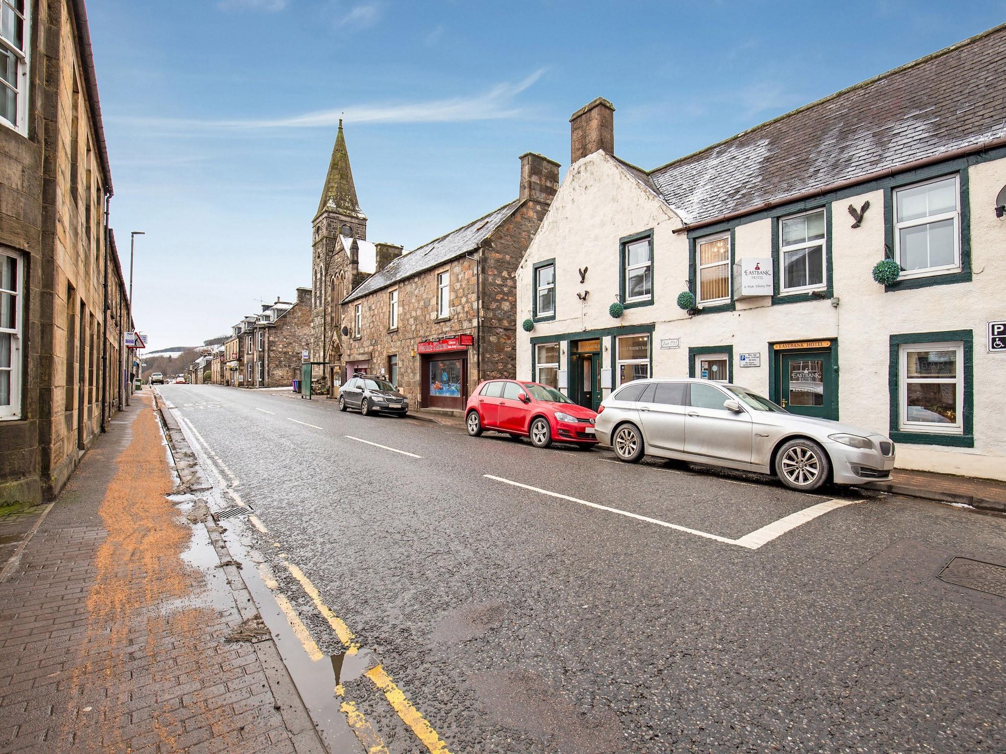 Oyo Eastbank Hotel, Speyside Scotland Rothes Exteriér fotografie